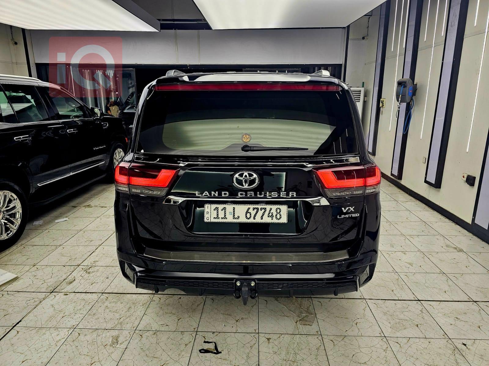 تۆیۆتا لاند کروزەر